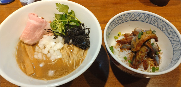 「蟹味噌濃厚白湯ﾗｰﾒﾝ+いわし丼」@寿製麺よしかわ 川越店の写真