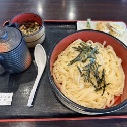 冷木桶うどん（1人前・大盛600g＋天ぷら食べ放題）870円