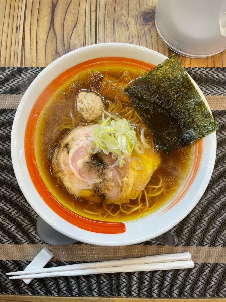 「こく旨醤油らぁ麺(950円)」@らぁ麺 桃の屋の写真