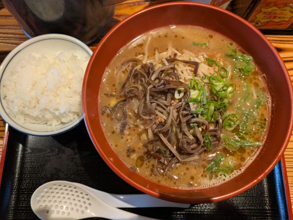 「味噌󠄀ラーメン800円＋ライス小100円」@シン！わだやの写真