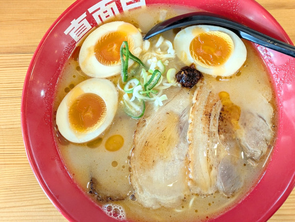 「えび豚骨塩らーめん＋味玉」@えび豚骨ラーメン真面目 押上店の写真