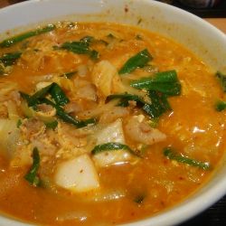 チゲ味噌ラーメン 790円＋半ライス 150円