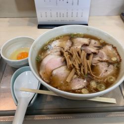 チャーシュー麺＋生卵　1620円