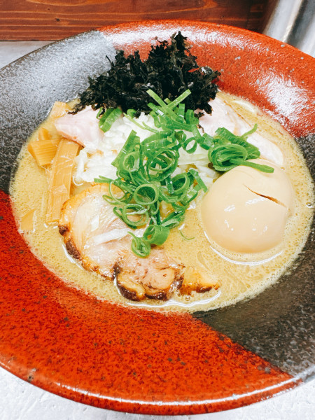 「頭豚煮干し塩 エグニガ〜」@麺や 睡蓮の写真