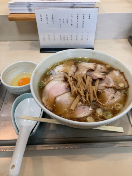 「チャーシュー麺＋生卵　1620円」@永福町大勝軒の写真