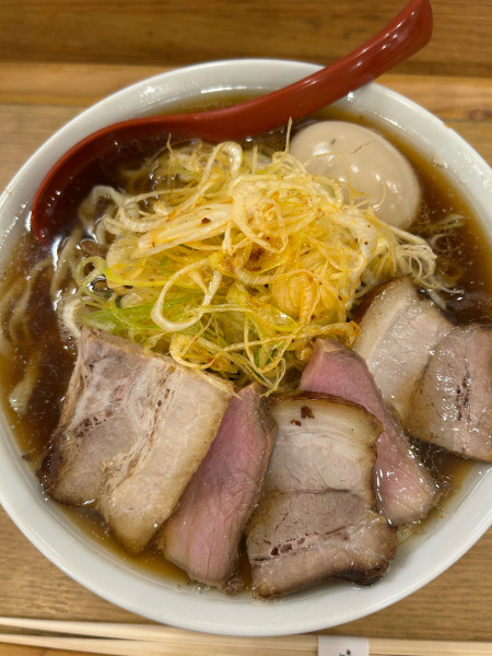 「特製ラーメン醤油 大盛」@麺や 七彩 八丁堀店の写真