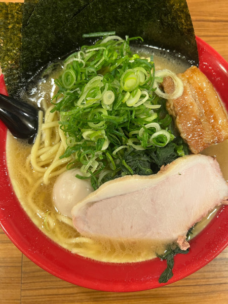 「らーめん（太麺）4店盛1380円+大100円+ネギ飯300円」@百麺 世田谷店の写真