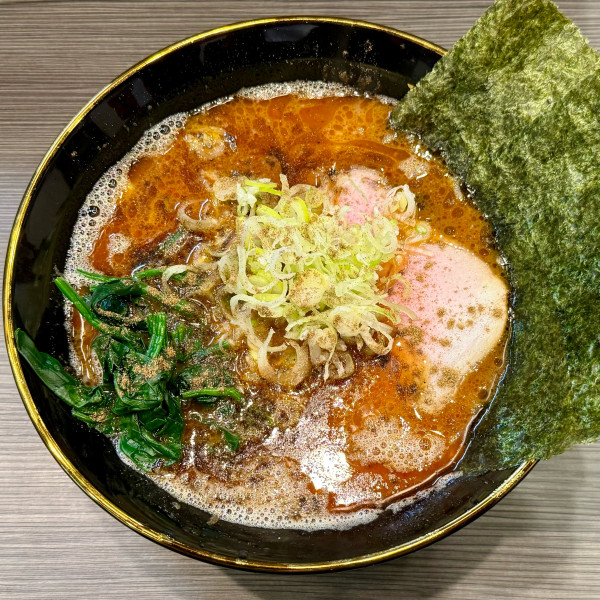 「旨辛麺（並） ¥1,000」@横浜ラーメン 裏武蔵家 西千葉本店の写真