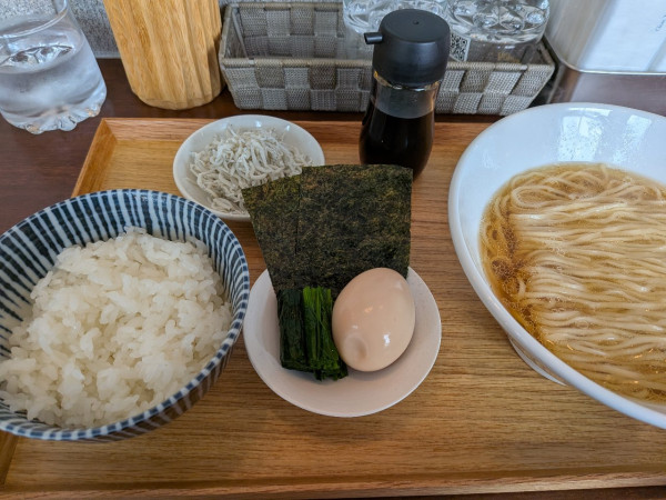 「特製煮干しラーメンと釜揚げしらす丼のセット」@都電テーブル 東尾久三丁目店の写真
