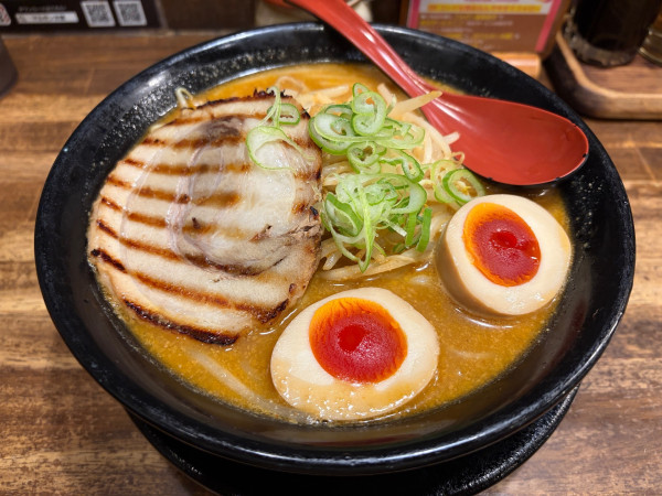 「味玉百年マルキン味噌ラーメン」@マルキン本舗 大間野店の写真