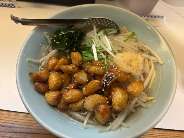 「ニンニクの呼吸　弐の型（塩ニンニクラーメン）」@麺者 侍の写真