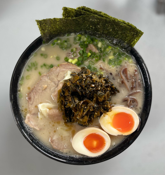 「友里特製ラーメン、大盛り」@九州ラーメン 友理 本店の写真