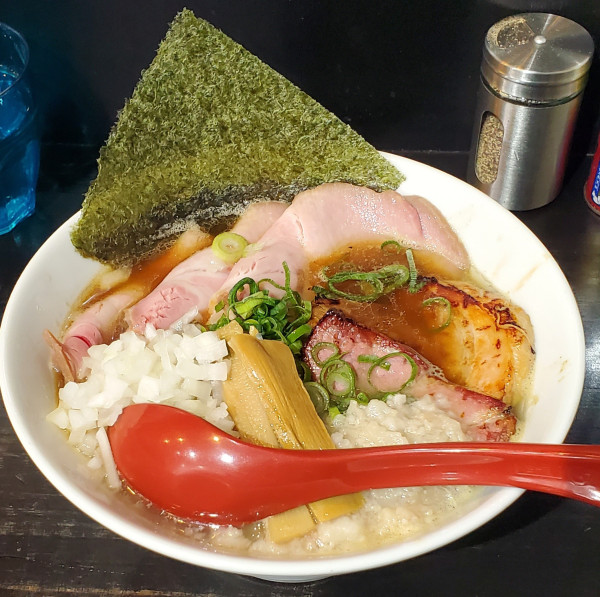 「限定背脂煮干し中華そば」@らぁ麺すみれ堂の写真