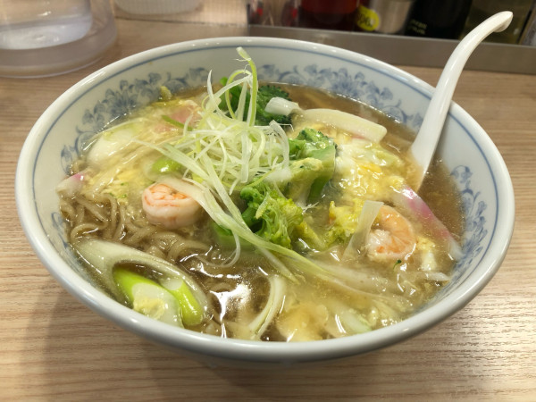 「新しんとこラーメン」@ぎょうざの満洲 東長崎南口店の写真