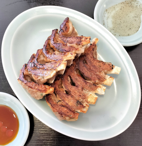 「餃子 300円×2人前」@筑紫飯店の写真