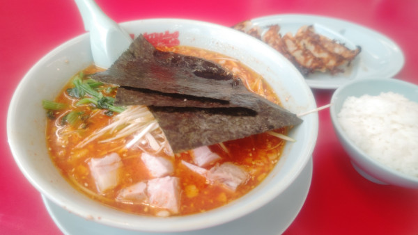 「辛味噌ネギラーメン激辛＆半ライス＆背脂変更１２６０円」@ラーメン山岡家 青梅店の写真