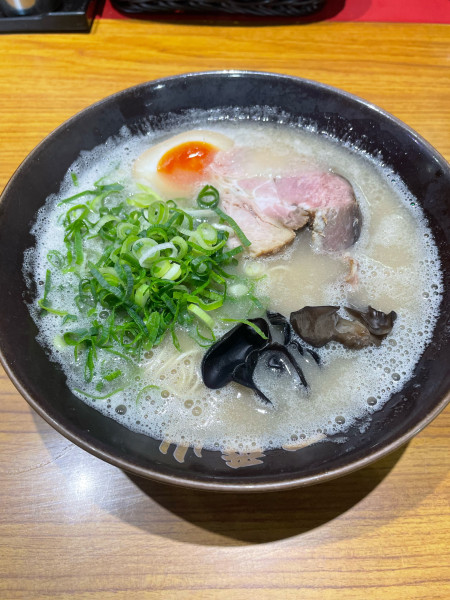 「一番山ラーメン」@博多豚骨 黒豚ブラザーズ 大野城店の写真
