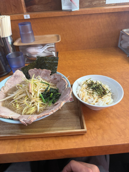 「ネギチャーシューメン　　とろろ丼」@ラーメンショップ大門 福大亭の写真