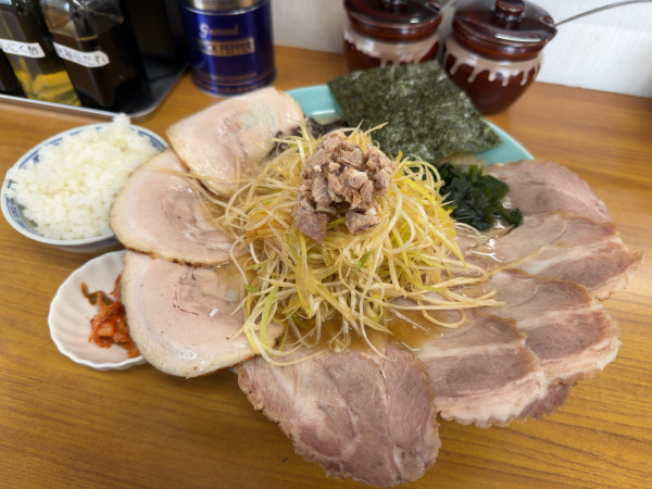 「ネギチャーシューメン＋半ライス」@ニューラーメンショップ大光の写真