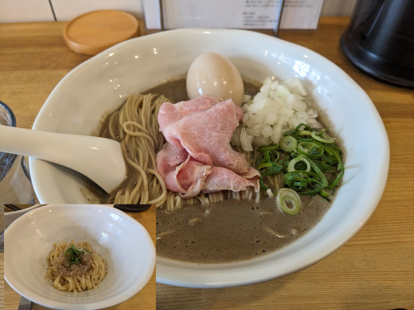 「鬼にぼし+味玉+背油の和え麺(ハーフ)」@NIBOSHISTの写真