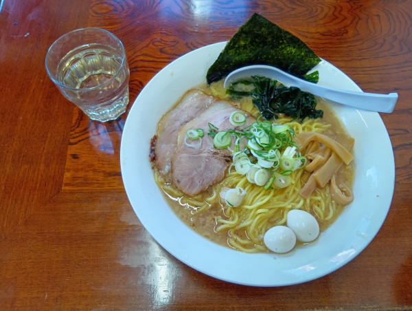 「醤油ラーメン」@東京とんこつ。の写真