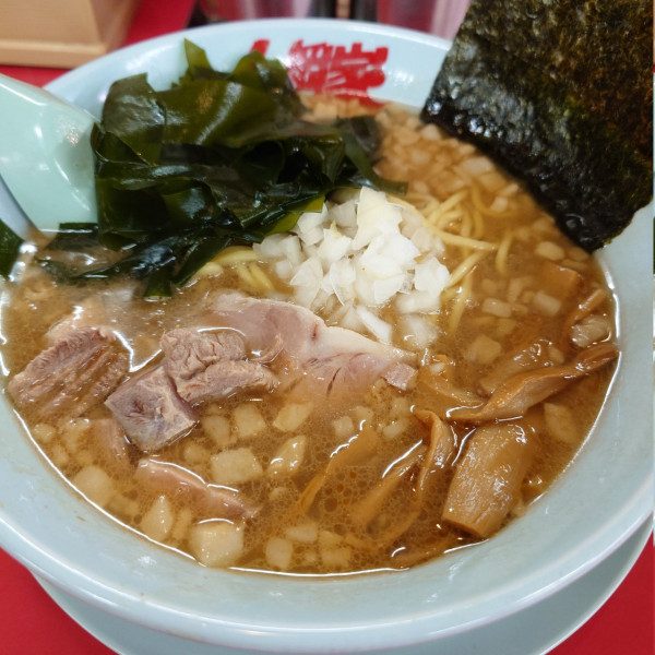 「プレミアム醤油とんこつラーメン」@ラーメン山岡家 帯広店の写真