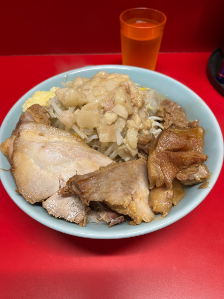 「小豚 1,050円」@ラーメン二郎 新宿歌舞伎町店の写真