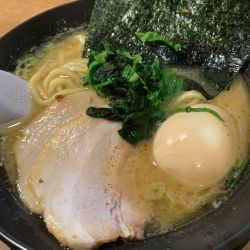 醤油とんこつSPラーメン