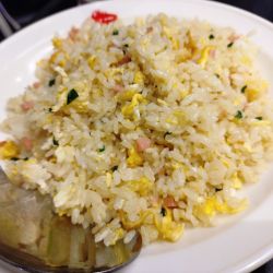 5900円飲み放題火鍋コース、シメに卵チャーハン