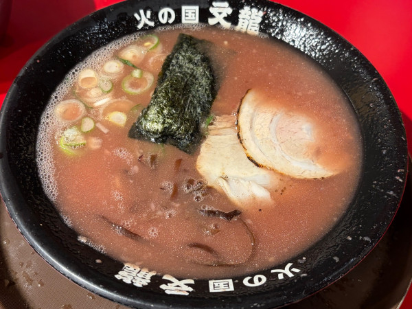 「こってりラーメン（背脂なし）」@火の国 文龍 総本店の写真
