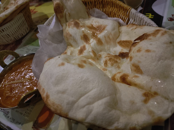 「ディナーAセット、チキンカレー激辛・ナン・アイスチャイ」@スワガットの写真