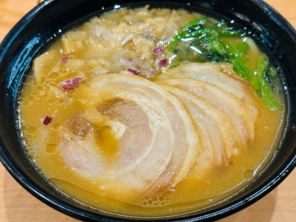 「藤原系 魚介背脂らーめん 810円」@くら寿司 江戸川店の写真