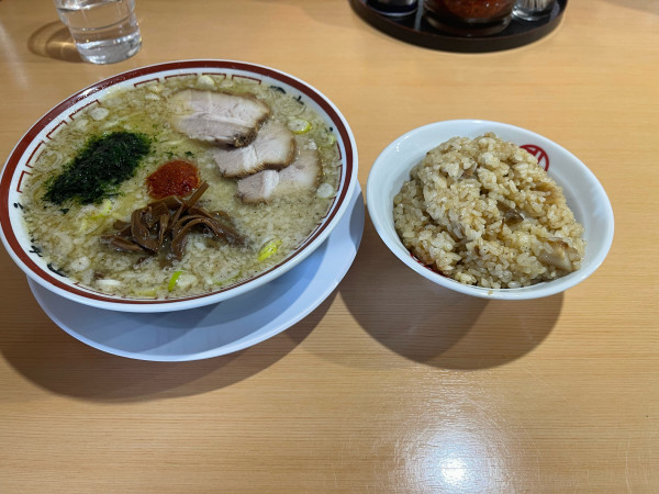 「山形辛味噌ラーメン+特製肉飯」@田中そば店の写真