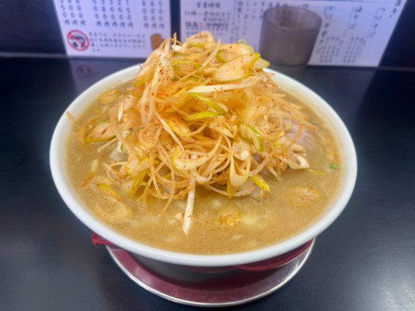 「味噌らぁめん 中1,100円・辛ネギ180円」@中華そば 亀喜屋の写真