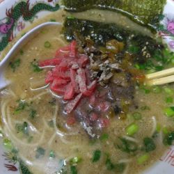 ラーメン600円、替玉100円