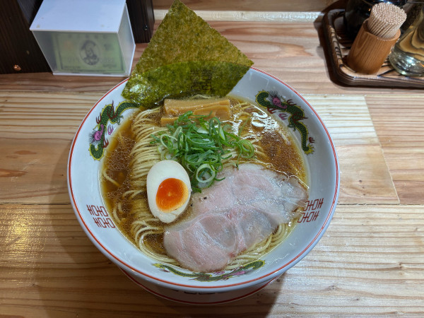 「淡麗鶏そば醤油中盛　900円」@淳之助製麺 坂戸総本店の写真