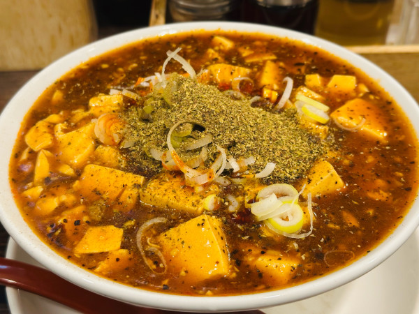 「マーボー麵 刀削麺 930円」@元祖打卤麺 香辣居 8号店の写真