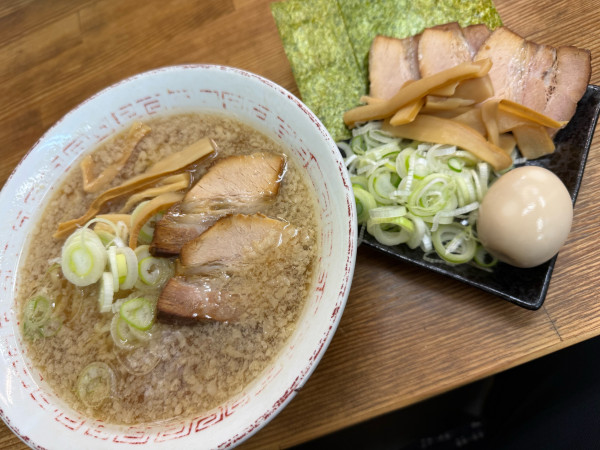 「特製背脂しょうゆラーメン」@喜多方食堂 浅草本店の写真