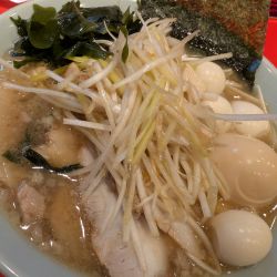 ネギチャーシューメン・玉子＆うずら増し