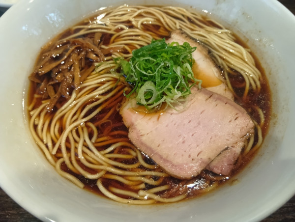 「醤油らーめん　TKG」@かしわぎの写真