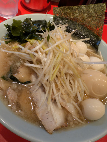 「ネギチャーシューメン・玉子＆うずら増し」@ラーメンショップ〇化 横浜店の写真