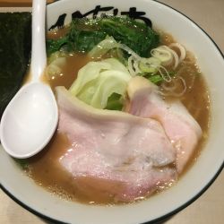 並ラーメン　もも(780円)