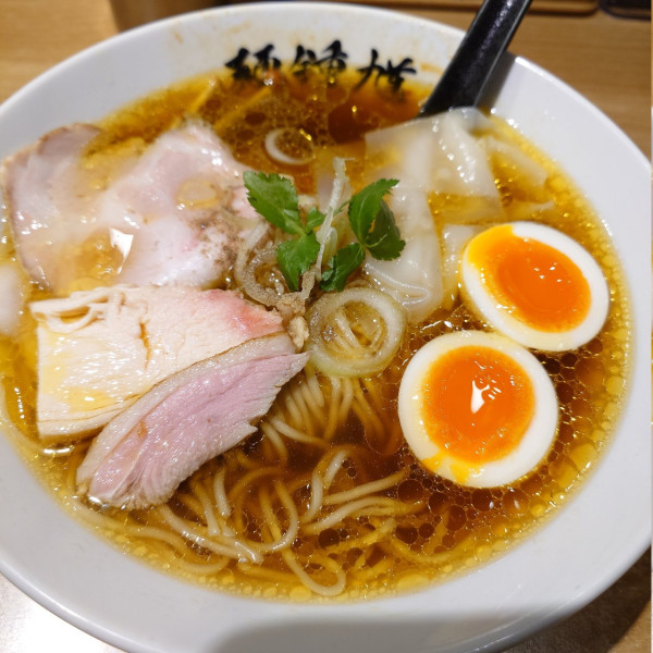 「味玉鴨鶏豚醤油らぁ麺」@麺 鍾馗の写真