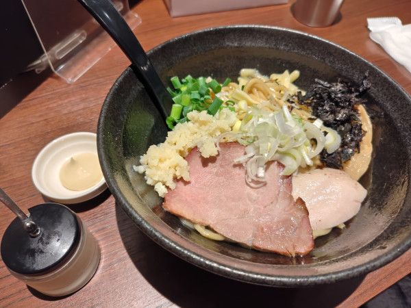 「油そば（ガーリック）850円」@旬菜麺屋 雅流の写真