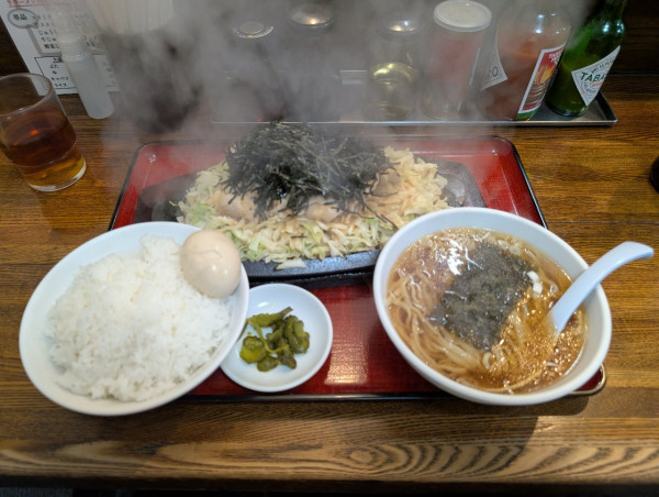 「スタミナじゅうじゅう焼き・ラーメンセット」@千徳 戸越銀座店の写真