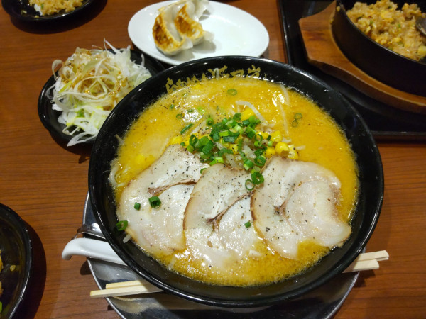 「【限定】黄金の味噌ラーメンClassic＋鉄板イタメシ他」@らあめん花月嵐 戸田美女木店の写真