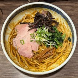 カレー油そば（200g） ¥930