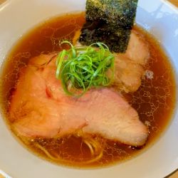 醤油そば 1,080円＋半ごはん100円＋ほぐし豚100円