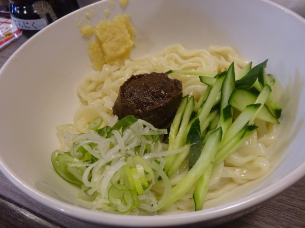 「じゃじゃ麺並盛　850円　ちーたんたん　100円」@盛岡じゃじゃ麺専門店 じゃじゃかんの写真
