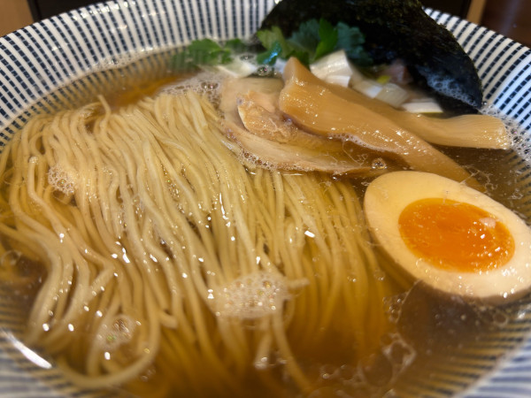 「煮干しそば白醤油」@中華そば よしかわ 熊谷店の写真